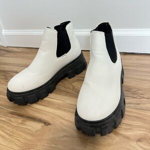 White/black platform lug boot